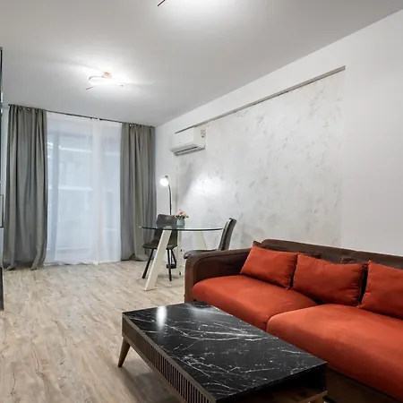 Roka Haven With Balcony And Parking شقة